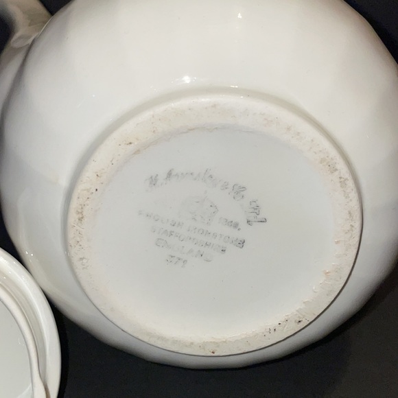 W Aynsley & Co Ltd White Swirl Coffee Pot 9” Ironstone Staffordshire England - Picture 8 of 9